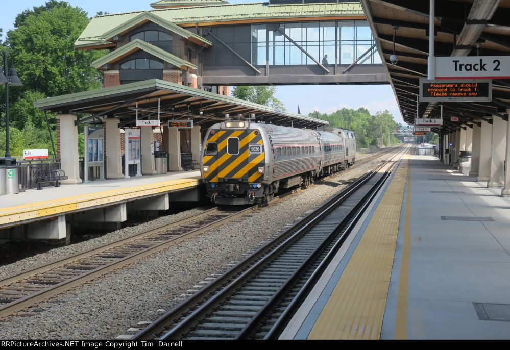 AMTK 9636 on train 461